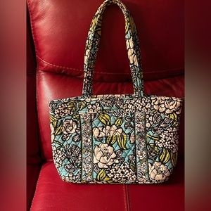 VERA BRADLEY ISLAND BLOOM TOTE